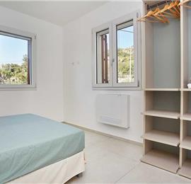 3 bedroom seaside apartments in Sicily, sleeps 6